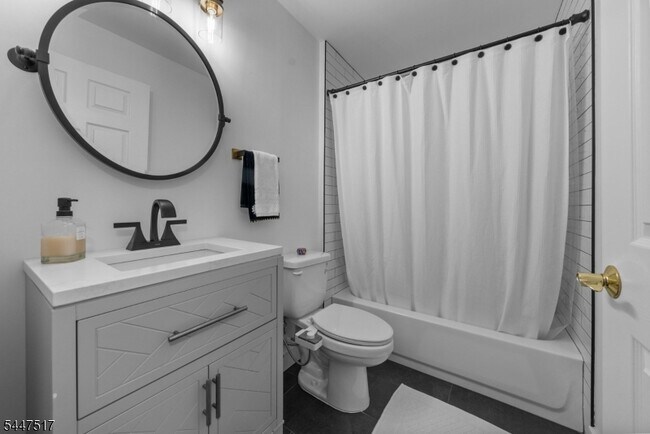 Building Photo - 3207 Winder Dr