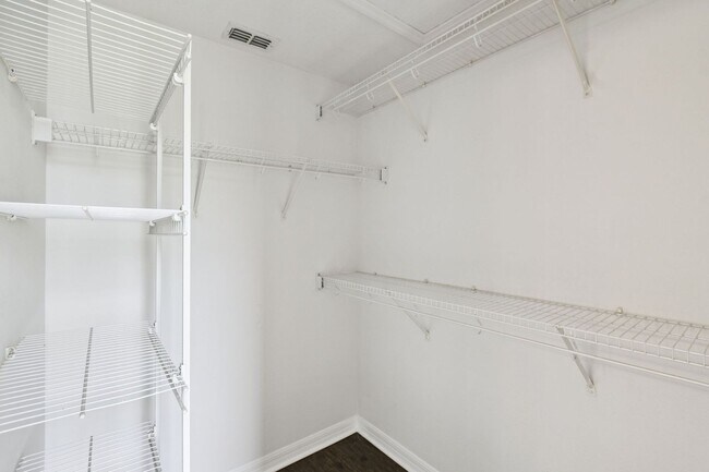 Building Photo - Charming 3-bedroom + 2-Bathroom Home in th...