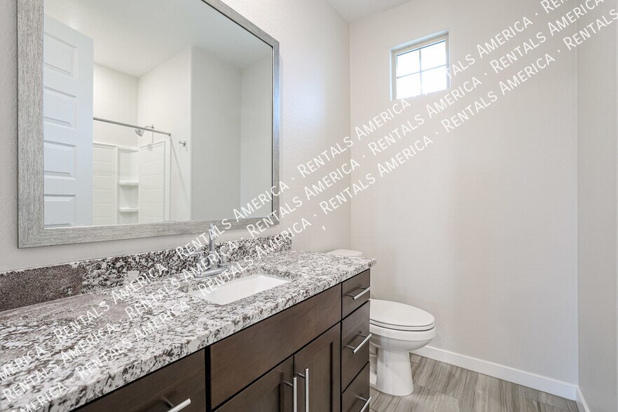 Building Photo - 1103 E Newland Dr