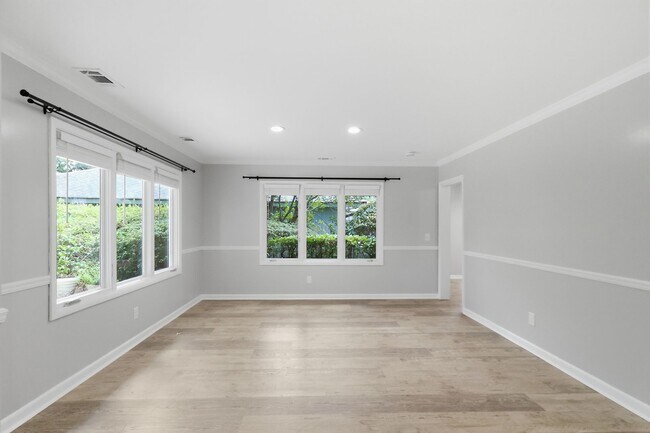 Building Photo - 2 Wood Thrush Ct