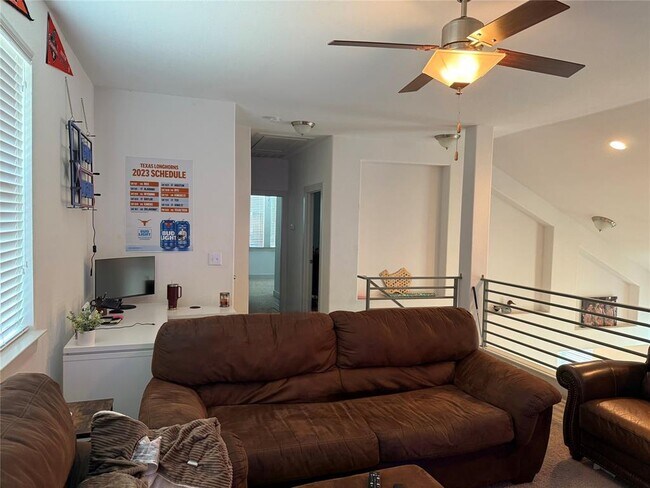 Building Photo - 7206 Tybalt St