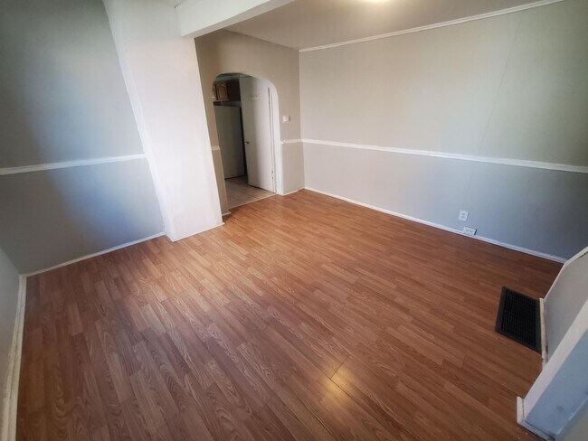 Building Photo - 1736 Fairview St