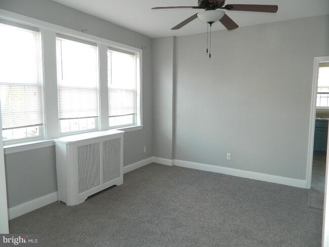 Building Photo - 4501 Princeton Ave