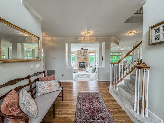 Building Photo - Fantastic 4 Bed 2.5 Bath Single Family Hom...