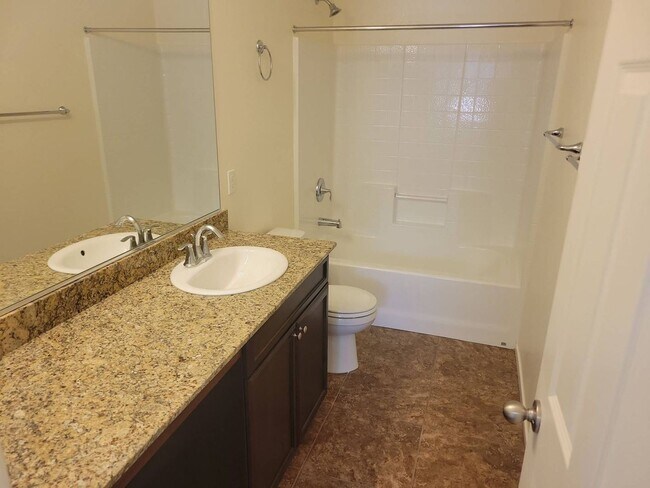 Building Photo - Stylish 3-Bedroom, 2.5-Bath Home with Loft in Providence