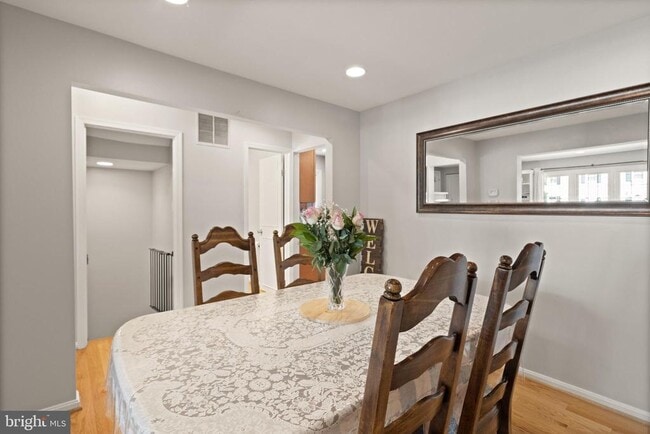 Building Photo - 8573 Tyrolean Way