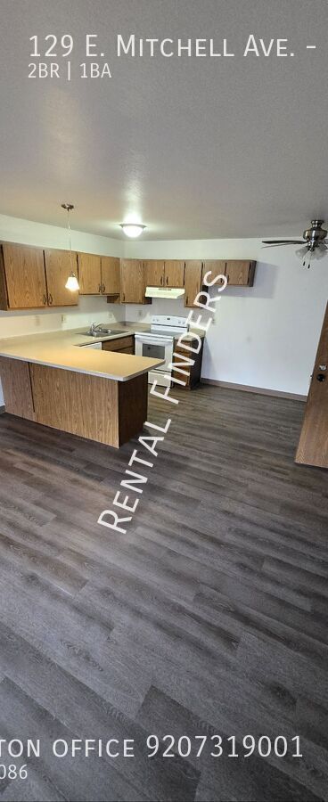 Primary Photo - 129 E Mitchell Ave