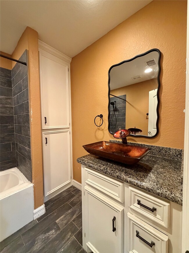 Building Photo - 1932 N Avenue H