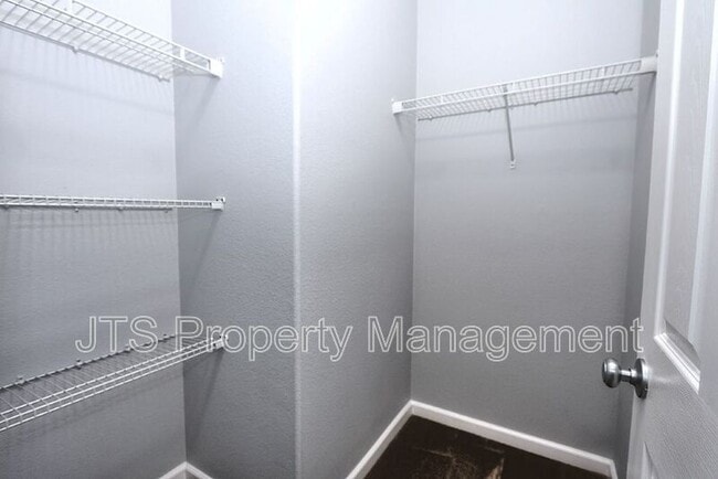 Building Photo - 4086 Pinoche Peak Way