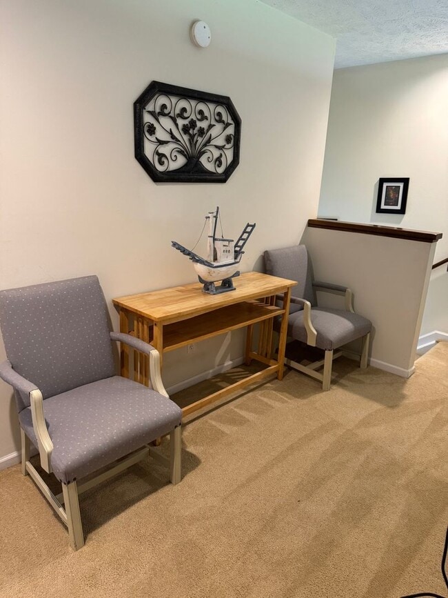 Building Photo - Fully Furnished 3BR 2BA Condo with Pool & ...