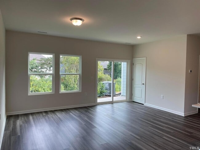 Building Photo - 101 Joneshaven Dr