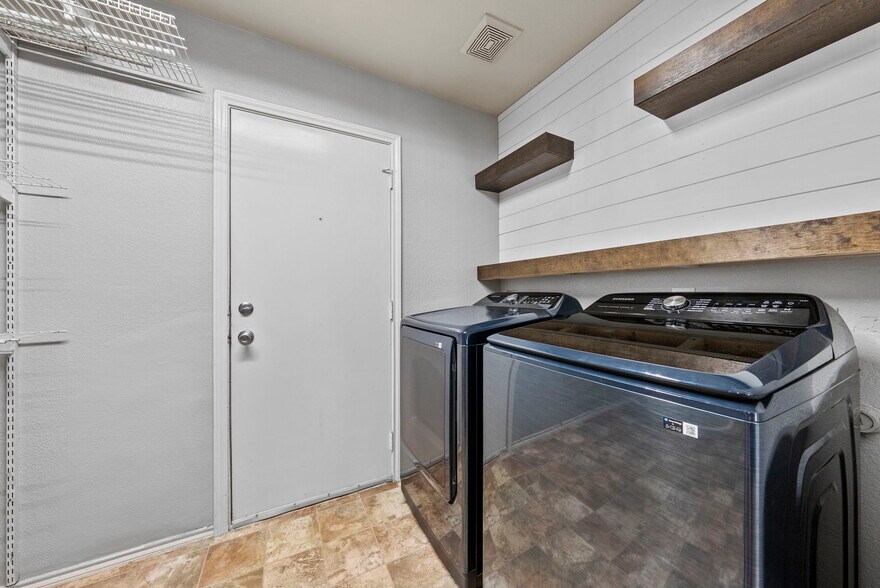Building Photo - 276 Jerry Lees Trl