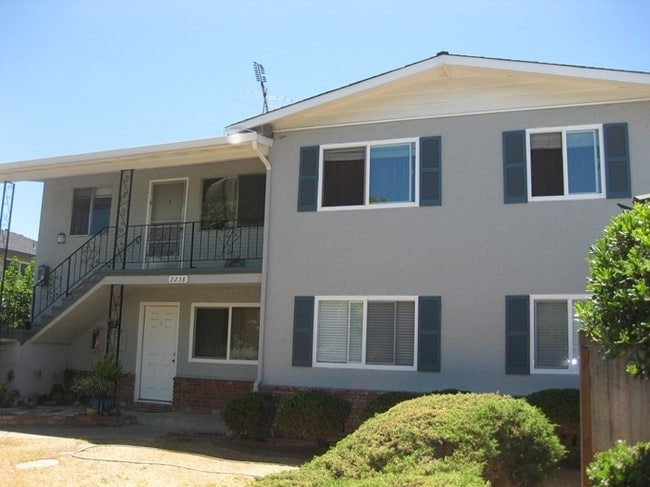 Building Photo - 2238 Tomasina Ct