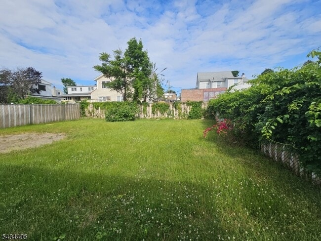Building Photo - 15 Dell Glen Ave