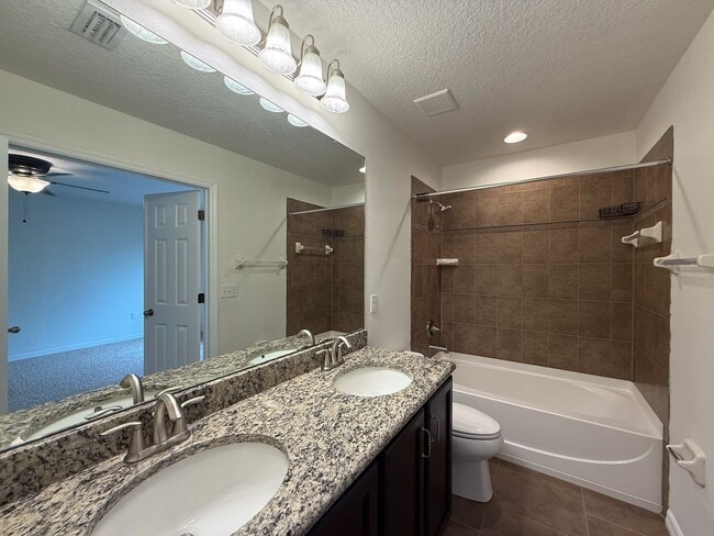 Building Photo - 2742 Birchcreek Dr