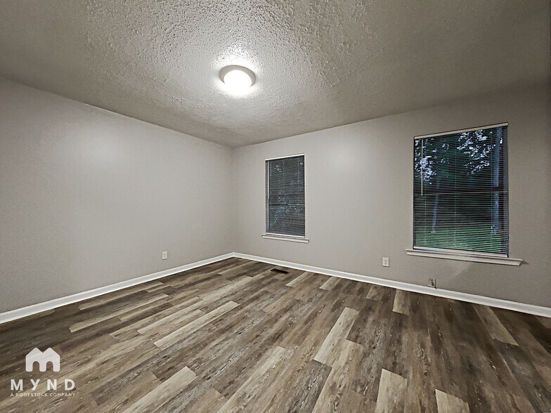 Building Photo - 37 Freda Jane Ln