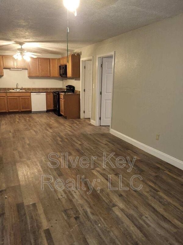 Building Photo - 223 Lakewood Subdivision Rd