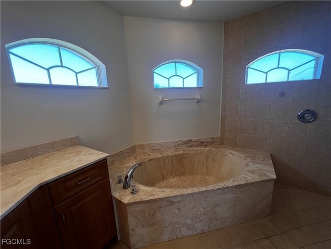 Building Photo - 433 NW 24th Terrace