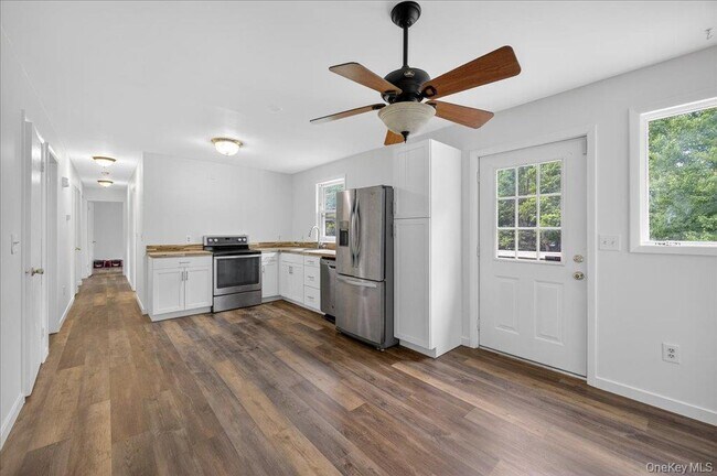 Building Photo - 226 Knoth Rd