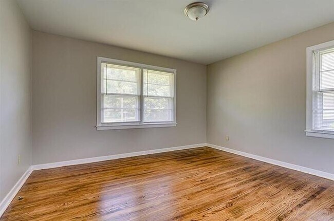 Building Photo - Awesome East Memphis Home