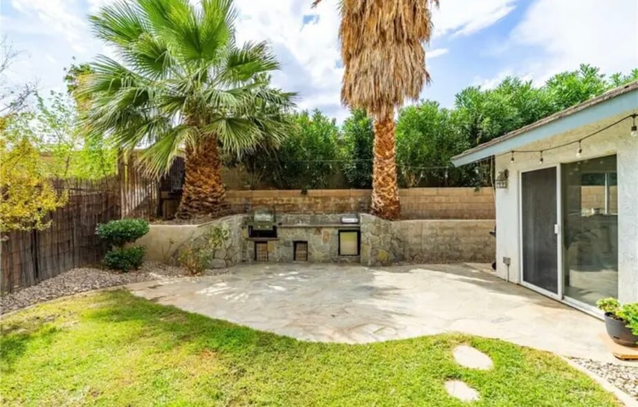 Building Photo - 4554 Meadow Pl