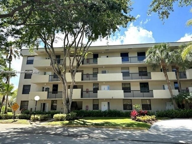 Building Photo - 3150 NW 42nd Ave