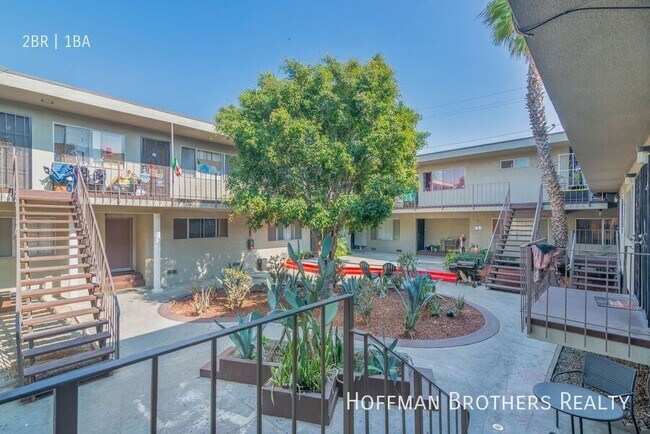 Building Photo - 530 W Arbor Vitae St