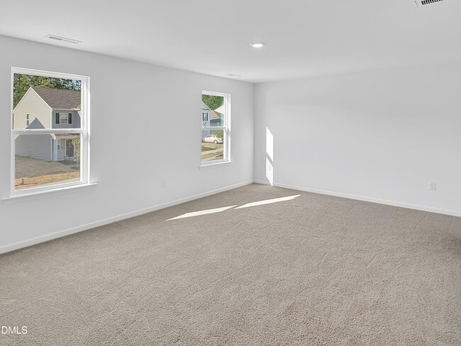 Building Photo - 287 Palm Dr