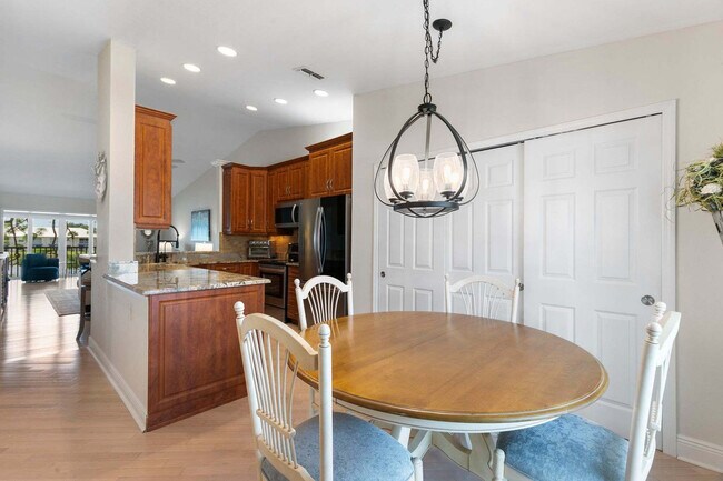 Building Photo - 893 Gulf Pavillion Dr