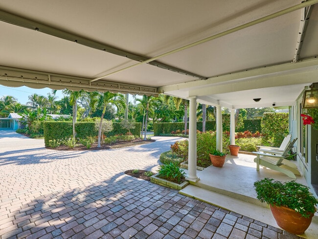 Building Photo - 301 NW 3rd Ct