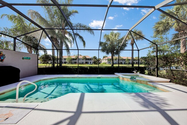 Building Photo - Rarely available Pool villa in Colonial Country Club!