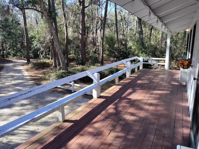 Building Photo - Cozy 1 bedroom/1 bath off of Ferguson