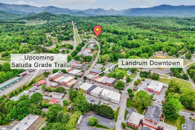 Building Photo - 610 N Shamrock Ave