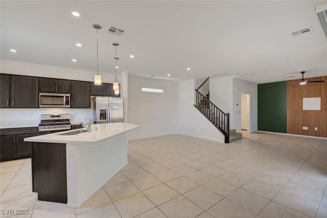 Building Photo - 1360 Cerulean Ave