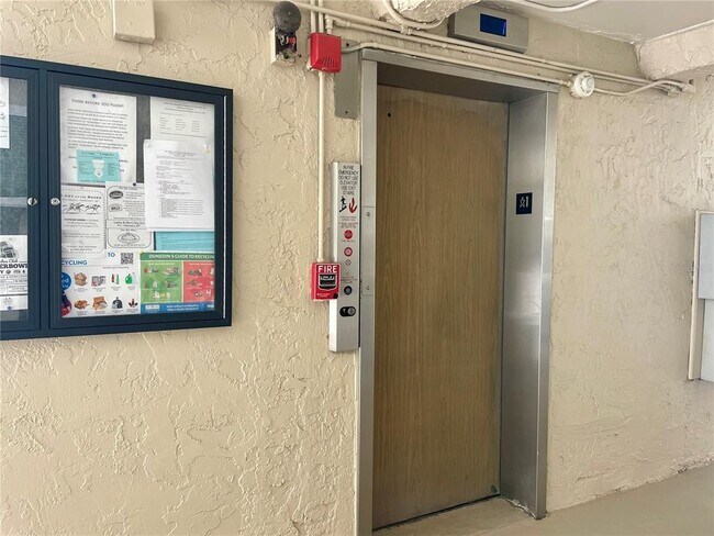 Building Photo - 920 Virginia St