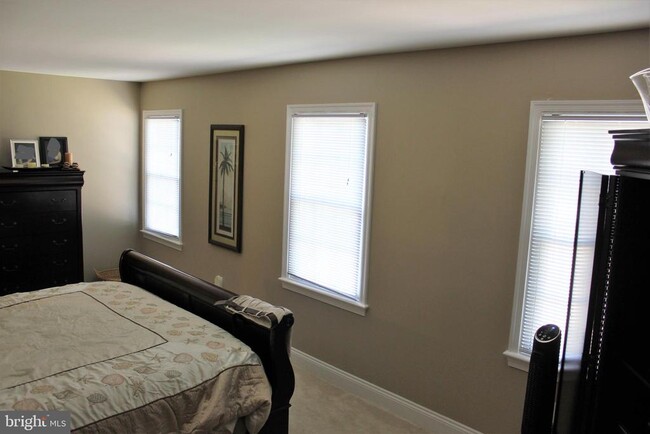 Building Photo - 15407 Skyline Dr