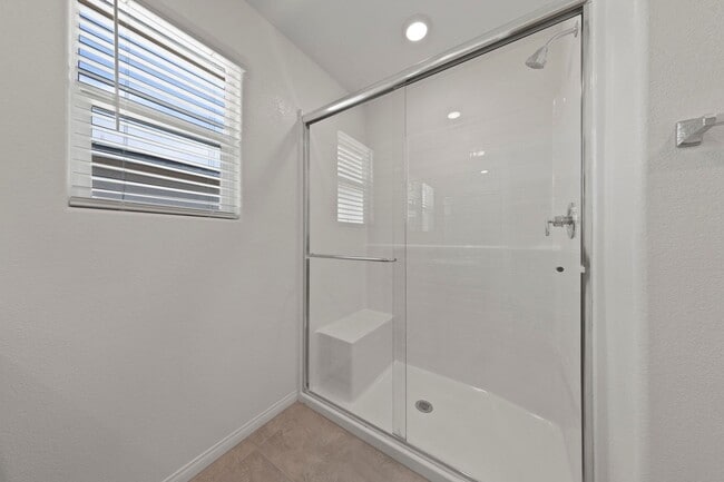 Building Photo - 412 Canary Song Dr