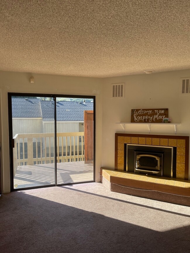 Building Photo - 750 Chorro St