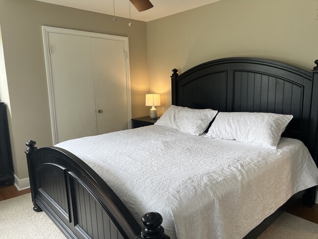 Building Photo - 4716 Wolf Rd