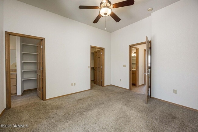 Building Photo - 1320 Golf Club Rd