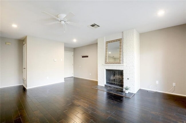 Building Photo - 3839 Dry Creek Dr