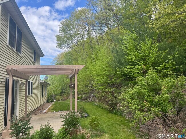 Building Photo - 32 Tyler Hill Rd
