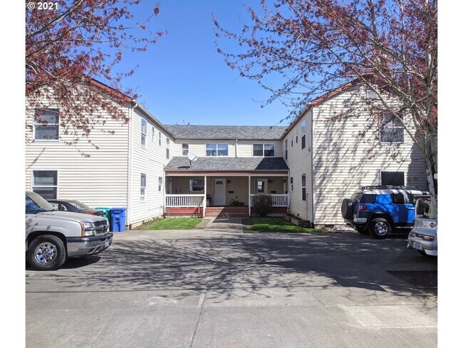 Front Yard and Parking Lot - 6867 N Fessenden St