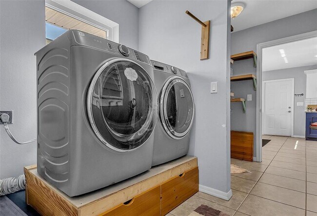 Building Photo - 37 Princeton Ln