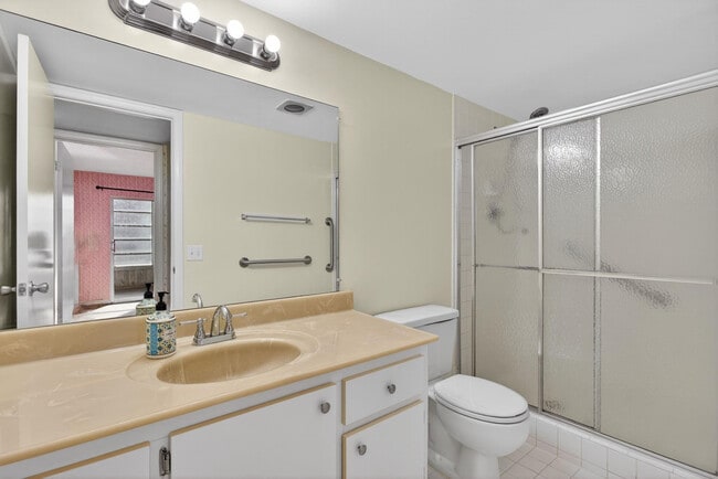 Building Photo - 1904 Bermuda Cir