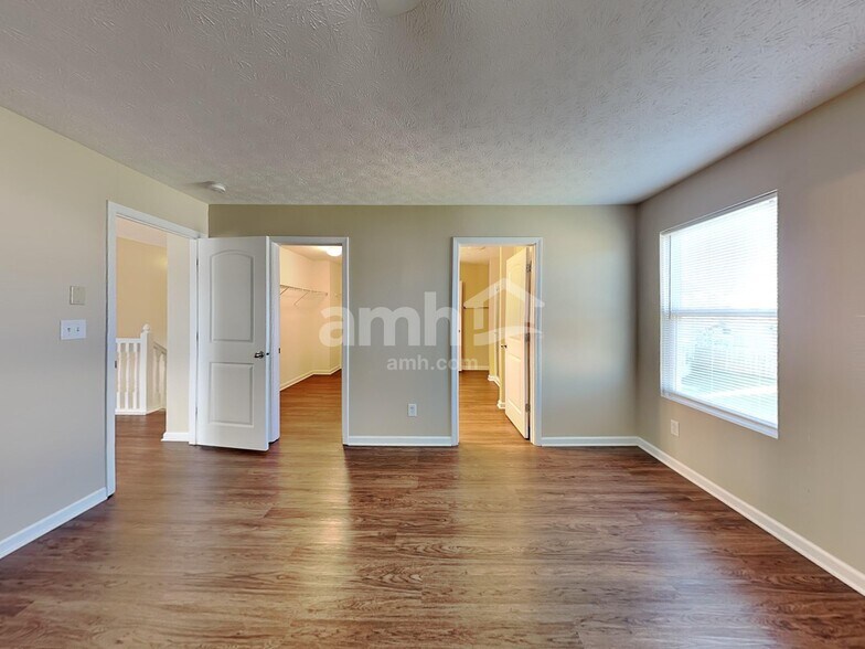 Building Photo - 5899 Brookstone Dr