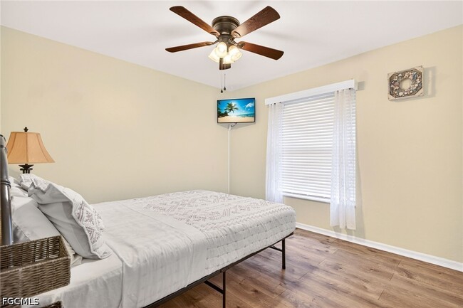 Building Photo - 2919 SW 25th St