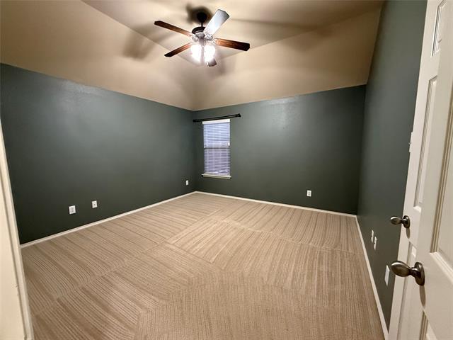 Building Photo - 816 Lake Grove Dr