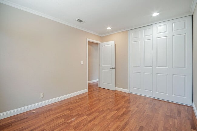 Building Photo - Charming 3BR/2BA Single Family Home for re...