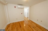 Building Photo - 119 E Market St